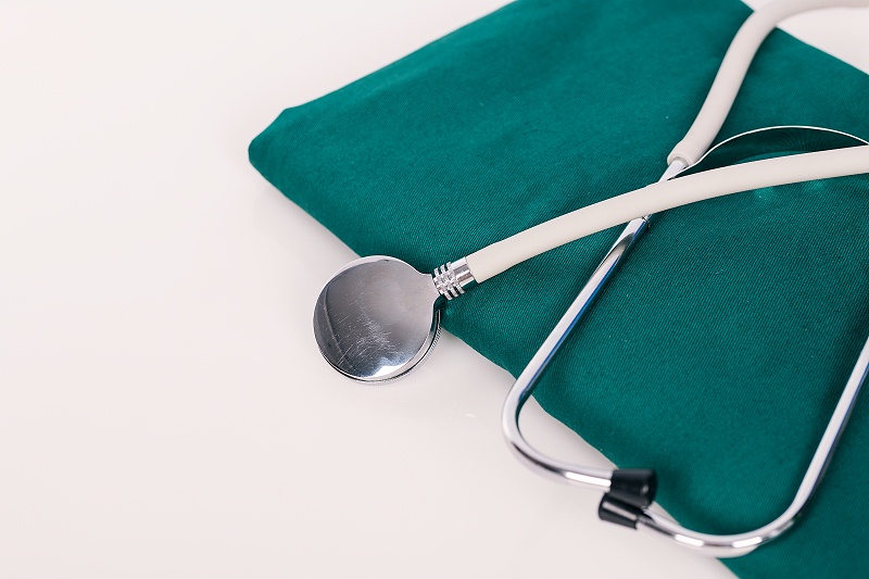 千庫(kù)網(wǎng)_醫(yī)務(wù)辦公聽診器手術(shù)服攝影圖_攝影圖編號(hào)67311