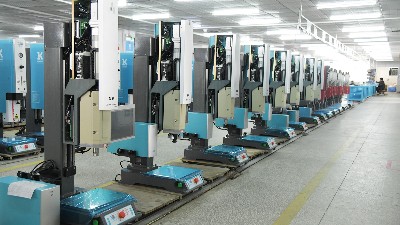 靈科伺服超聲波塑料焊接機(jī)在<i style='color:red'>硒鼓</i>生產(chǎn)中的應(yīng)用